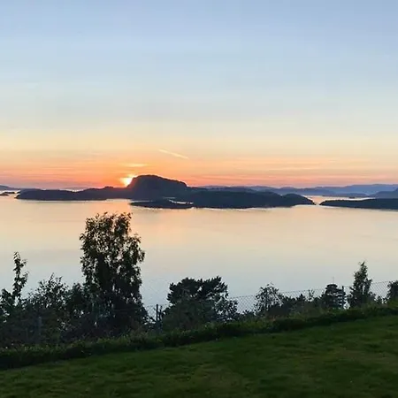 Elegance And Stunning View By Stavanger *